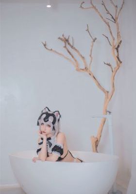 霸道总裁惩罚小娇妻扒衣服_蓝光在线观看